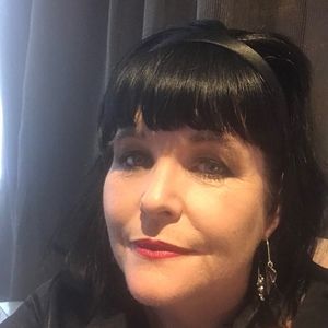 Meet your Posher, Lara